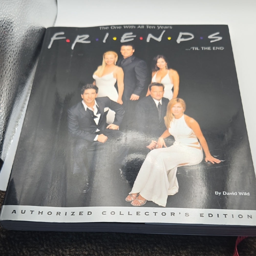 Friends: The One With All Ten Years – Authorized Collector’s Edition Book (2004)